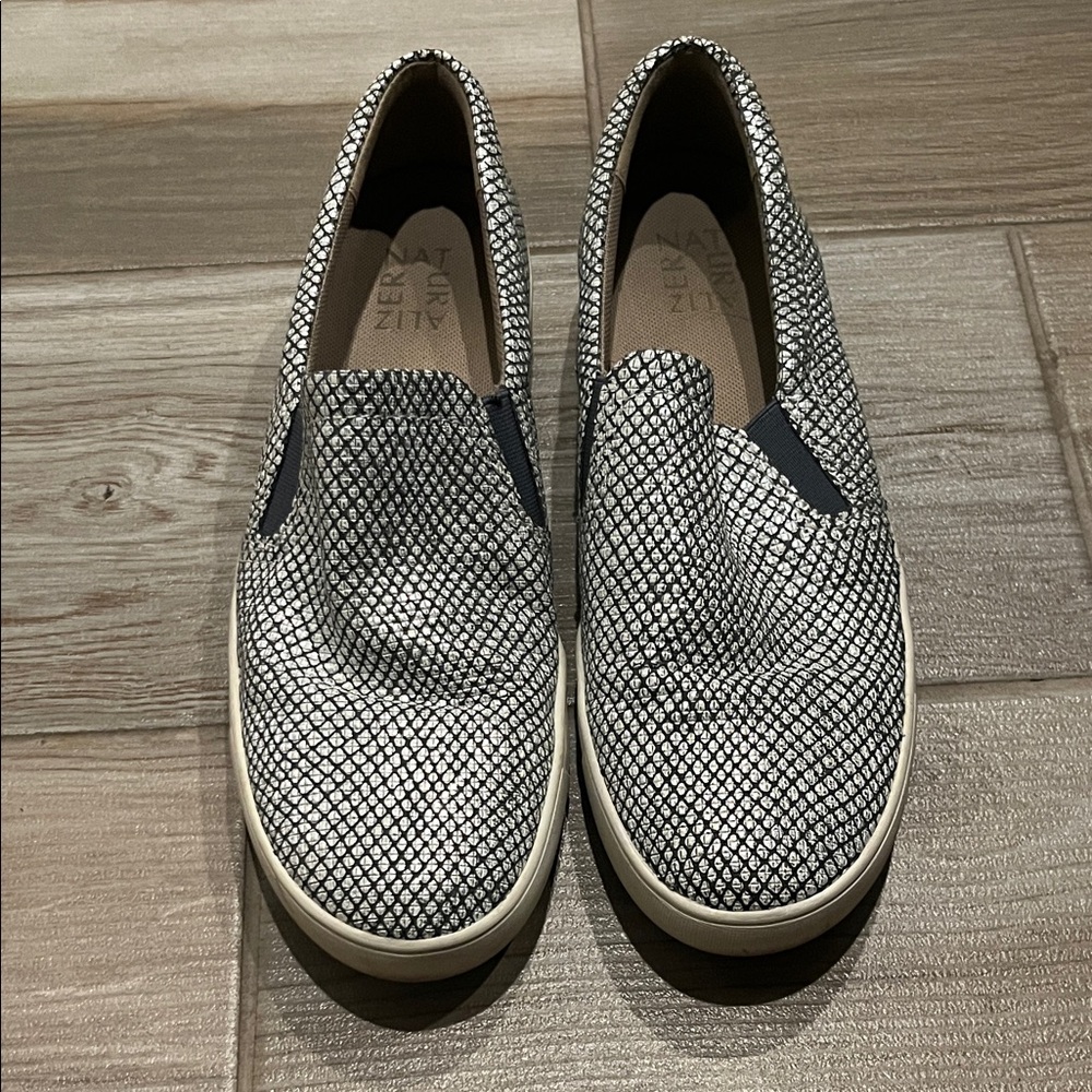 Naturalizer Brand-On Mesh Pattern Casual Sneakers - Silver/Black